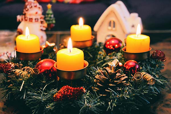 4 Advent Sprüche: Vier Kerze auf dem Adventskranz